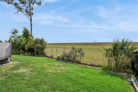 House in DeBary, Florida 4 bedrooms, 170.57 sq.m. № 2113100 - photo 27