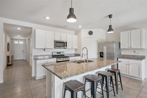 House in DeBary, Florida 4 bedrooms, 170.57 sq.m. № 2113100 - photo 18