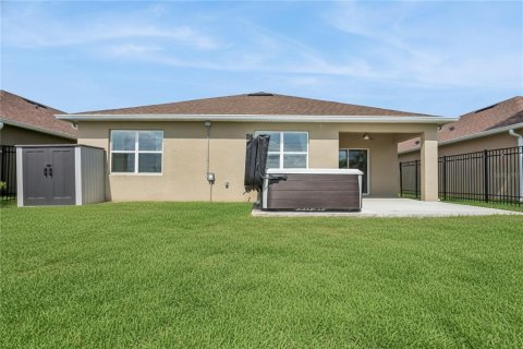 House in DeBary, Florida 4 bedrooms, 170.57 sq.m. № 2113100 - photo 25
