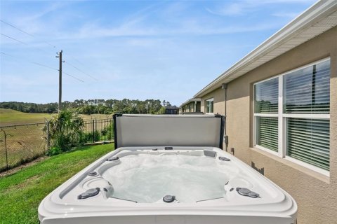 House in DeBary, Florida 4 bedrooms, 170.57 sq.m. № 2113100 - photo 24
