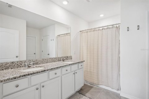 House in DeBary, Florida 4 bedrooms, 170.57 sq.m. № 2113100 - photo 10