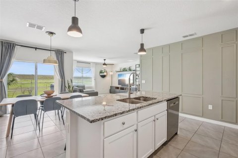 House in DeBary, Florida 4 bedrooms, 170.57 sq.m. № 2113100 - photo 17