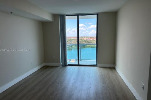 Купить кондоминиум в Санрайз, Флорида 2 спальни, 88.63м2, № 2090555 - фото 4