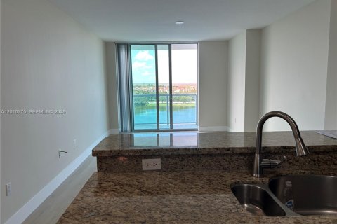 Купить кондоминиум в Санрайз, Флорида 2 спальни, 88.63м2, № 2090555 - фото 12
