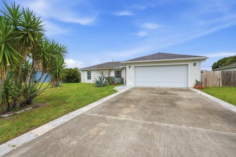 Casa en venta en Vero Beach, Florida, 3 dormitorios, 188.78 m2 № 2176500 - foto 3