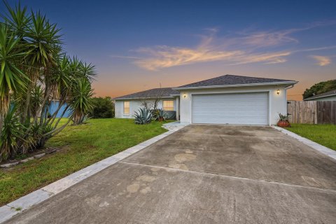 House in Vero Beach, Florida 3 bedrooms, 188.78 sq.m. № 2176500
