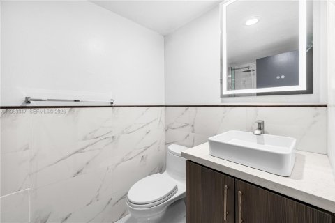 Condo in Miami, Florida  № 2051490 - photo 6