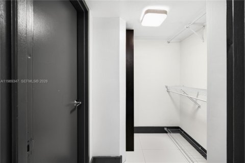 Condo in Miami, Florida  № 2051490 - photo 13