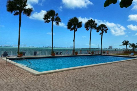 Condo in Miami, Florida  № 2051490 - photo 25