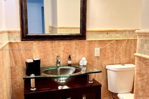 Copropriété à louer à Hollywood, Floride: 1 chambre, 69.68 m2 № 2182574 - photo 7