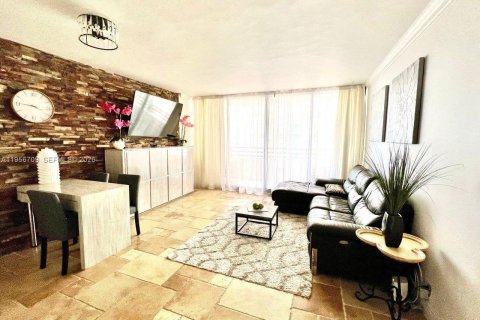Copropriété à louer à Hollywood, Floride: 1 chambre, 69.68 m2 № 2182574 - photo 3