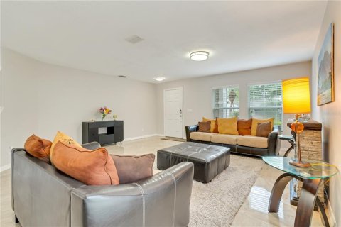 House in Orlando, Florida 4 bedrooms, 262.82 sq.m. № 1733347 - photo 6