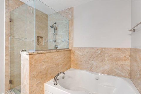 House in Orlando, Florida 4 bedrooms, 262.82 sq.m. № 1733347 - photo 22