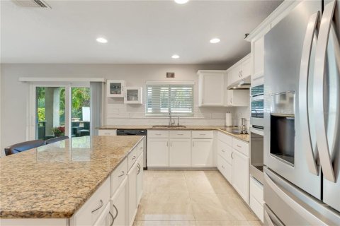 House in Orlando, Florida 4 bedrooms, 262.82 sq.m. № 1733347 - photo 15