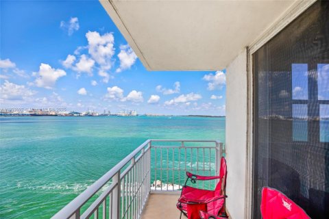 Condominio en alquiler en Miami, Florida, 2 dormitorios, 98.94 m2 № 1955388 - foto 10