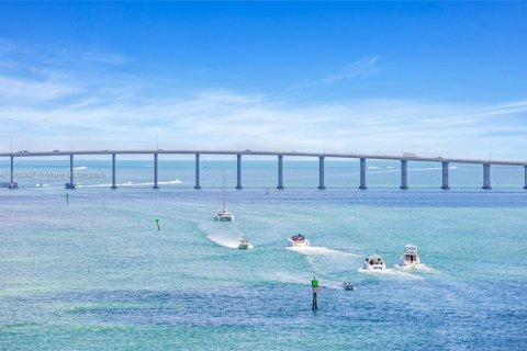 Condominio en alquiler en Miami, Florida, 2 dormitorios, 98.94 m2 № 1955388 - foto 15