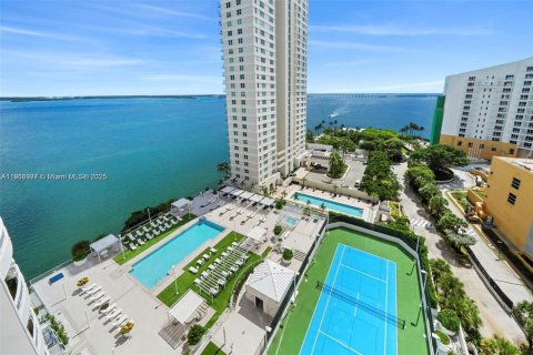 Condominio en alquiler en Miami, Florida, 2 dormitorios, 98.94 m2 № 1955388 - foto 3