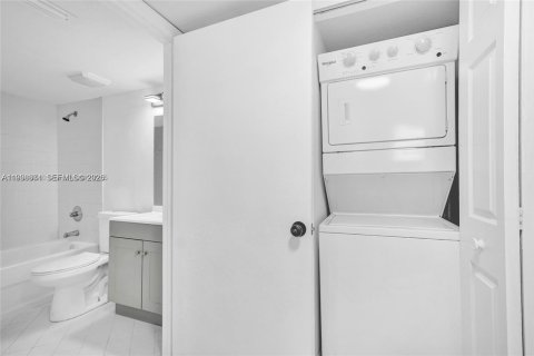 Apartamento en alquiler en Homestead, Florida, 3 dormitorios, 111.11 m2 № 2060882 - foto 13