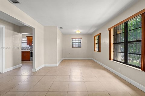 Villa ou maison à vendre à Hialeah, Floride: 3 chambres, 100.33 m2 № 2276750 - photo 7