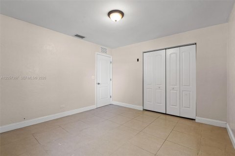 Villa ou maison à vendre à Hialeah, Floride: 3 chambres, 100.33 m2 № 2276750 - photo 22