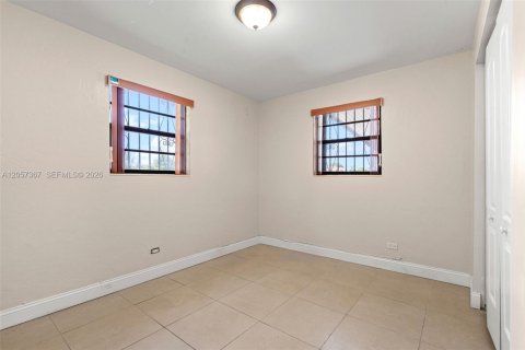 Villa ou maison à vendre à Hialeah, Floride: 3 chambres, 100.33 m2 № 2276750 - photo 18