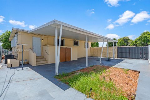 Villa ou maison à vendre à Hialeah, Floride: 3 chambres, 100.33 m2 № 2276750 - photo 26