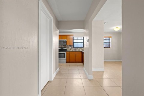 Villa ou maison à vendre à Hialeah, Floride: 3 chambres, 100.33 m2 № 2276750 - photo 13