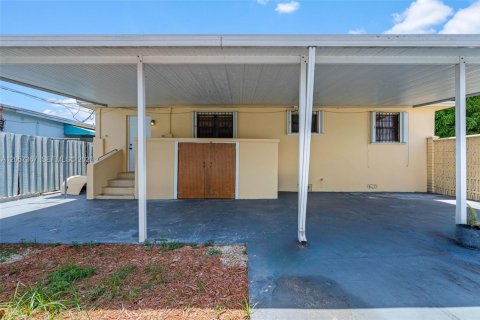 Villa ou maison à vendre à Hialeah, Floride: 3 chambres, 100.33 m2 № 2276750 - photo 27
