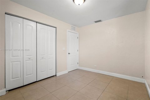 Villa ou maison à vendre à Hialeah, Floride: 3 chambres, 100.33 m2 № 2276750 - photo 19