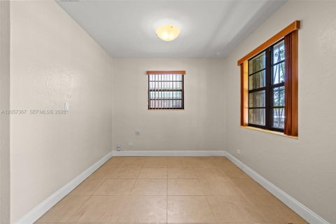 Villa ou maison à vendre à Hialeah, Floride: 3 chambres, 100.33 m2 № 2276750 - photo 9