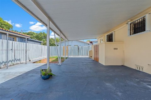 Villa ou maison à vendre à Hialeah, Floride: 3 chambres, 100.33 m2 № 2276750 - photo 29