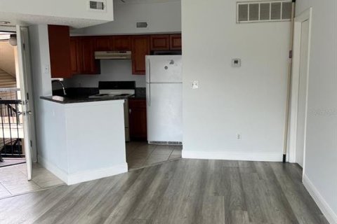 Condominio en venta en Orlando, Florida, 2 dormitorios, 80.27 m2 № 1884311 - foto 2