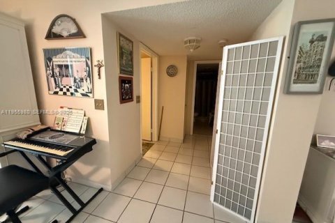 Copropriété à vendre à Dania Beach, Floride: 2 chambres, 106.28 m2 № 2010722 - photo 6