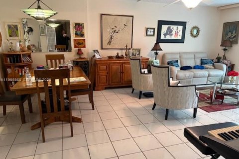 Copropriété à vendre à Dania Beach, Floride: 2 chambres, 106.28 m2 № 2010722 - photo 12