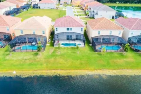 Casa en venta en Kissimmee, Florida, 6 dormitorios, 331.38 m2 № 2195451 - foto 18