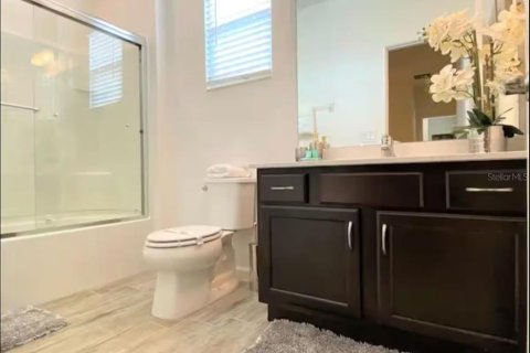 Casa en venta en Kissimmee, Florida, 6 dormitorios, 331.38 m2 № 2195451 - foto 4