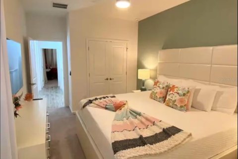 Casa en venta en Kissimmee, Florida, 6 dormitorios, 331.38 m2 № 2195451 - foto 12