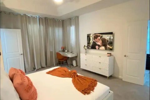 Casa en venta en Kissimmee, Florida, 6 dormitorios, 331.38 m2 № 2195451 - foto 14