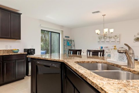 Villa ou maison à vendre à North Port, Floride: 3 chambres, 136.01 m2 № 2400260 - photo 11