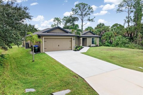 Villa ou maison à vendre à North Port, Floride: 3 chambres, 136.01 m2 № 2400260 - photo 30