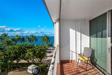 Copropriété à vendre à North Bay Village, Floride: 1 chambre, 87.33 m2 № 1950092 - photo 2