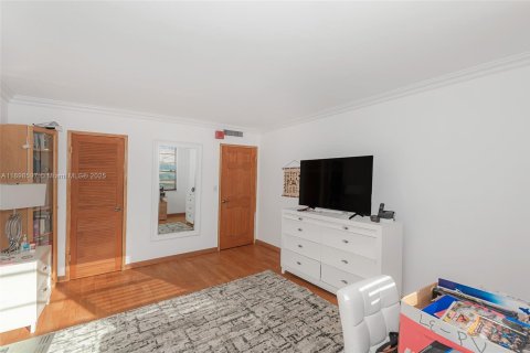 Copropriété à vendre à North Bay Village, Floride: 1 chambre, 87.33 m2 № 1950092 - photo 19