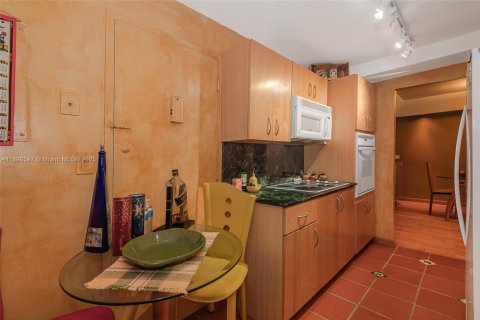 Copropriété à vendre à North Bay Village, Floride: 1 chambre, 87.33 m2 № 1950092 - photo 15