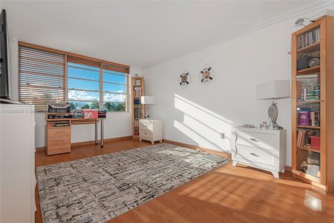 Copropriété à vendre à North Bay Village, Floride: 1 chambre, 87.33 m2 № 1950092 - photo 17