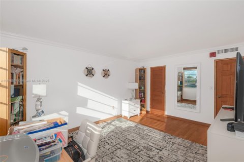 Copropriété à vendre à North Bay Village, Floride: 1 chambre, 87.33 m2 № 1950092 - photo 20