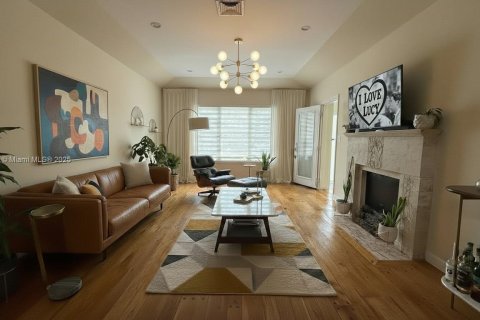 Casa en venta en Miami, Florida, 3 dormitorios, 213.95 m2 № 1923539 - foto 27
