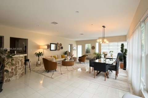 Casa en venta en Miami, Florida, 3 dormitorios, 213.95 m2 № 1923539 - foto 16