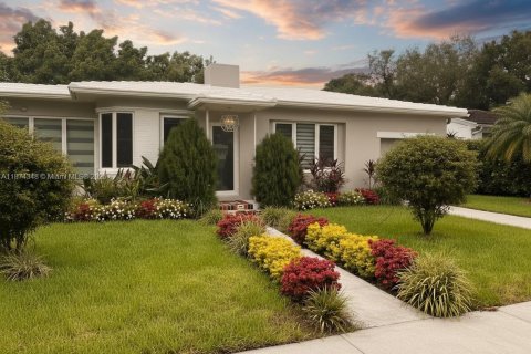 Casa en venta en Miami, Florida, 3 dormitorios, 213.95 m2 № 1923539 - foto 11