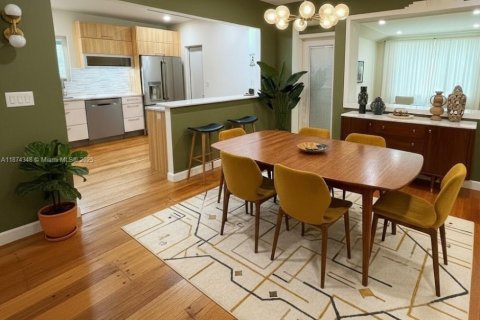 Casa en venta en Miami, Florida, 3 dormitorios, 213.95 m2 № 1923539 - foto 23