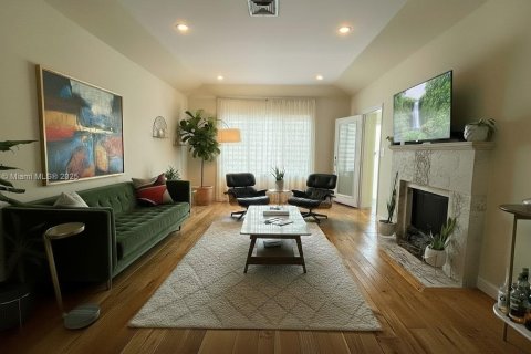 Casa en venta en Miami, Florida, 3 dormitorios, 213.95 m2 № 1923539 - foto 26